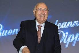Pagina fan dedicata al re dei presentatori italiani gestita da un suo grande fan: Quanti Anni Ha Pippo Baudo Figli Eta E Carriera La Biografia