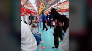 We did not find results for: Viral Suasana Krl Berhenti Mendadak Penumpang Panik Ada Bau Gosong Berita Hits