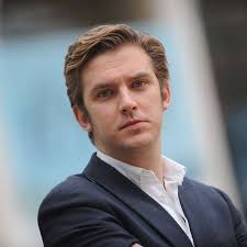 'Downton Abbey' dreamboat Dan Stevens talks Big Bird and his Broadway debut 