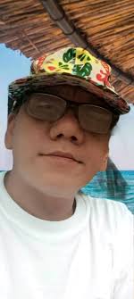 Lynn's singing performance in music group