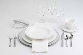 Proper Placement Of Water And Wine Glasses Google Search Dinner Table Setting Formal Dinner Table Dinner Table Decor