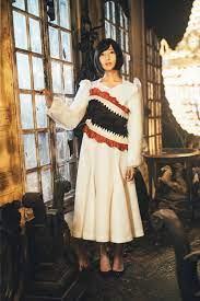 ハザマ×声優の佐倉綾音/内山昂輝、“想い出の聖服”スカートや“16番目のセットアップ”など新作コラボ - ファッションプレス
