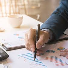 Un fond de investitii este un organism, fara personalitate juridica, ce se ocupa cu plasamentele financiare colective. Investitii Sorin Dragomir