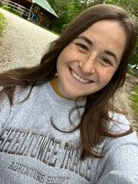 Emily Lampton (@letsgoonanadventure22)