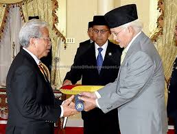 Kabinet negeri sarawak dirombak melibatkan timbalan ketua menteri baharu, dua menteri muda dilantik menteri penuh dan muka. Masing Angkat Sumpah Jawatan Di Hadapan Tyt