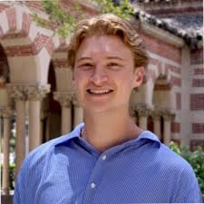 I'm excited to share that I'll be joining Kellogg's Class of 2026 to pursue  my MBA beginning this fall!