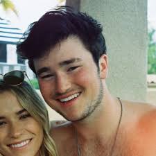 Connor Hobbs (@chobbs1998)