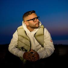 Скачай rocco hunt rh positivo и rocco hunt signorhunt. Rocco Hunt In Bologna At Estragon 13 05 2021 Mozaart