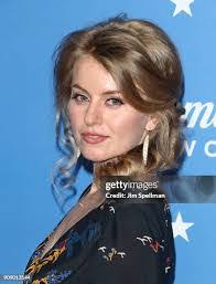 Sarah Minnich's Instagram, Twitter & Facebook