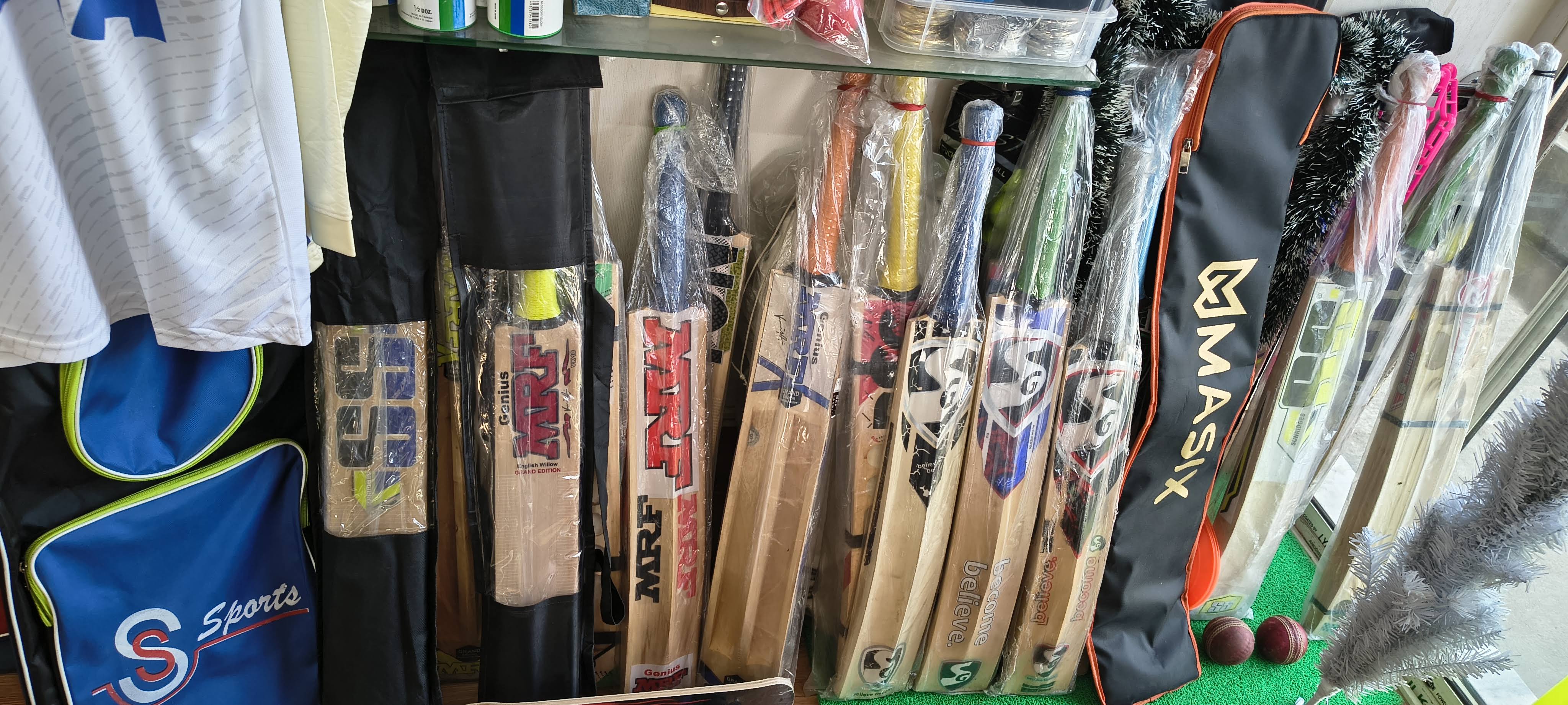 Premium Cricket Bats (English & Kashmir Willow) product image