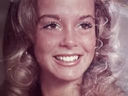 Melissa Linscott's Instagram, Twitter & Facebook