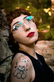 Local photographer seeking live wedding painter for barter in Oakwood?