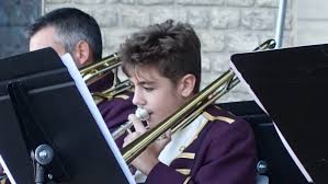 À la croisée des chemins, entre musiques africaines et créoles, bonbon vodou c'est la rencontre de deux artistes. Fete Jean De La Fontaine Union Musicale De Chateau Thierry