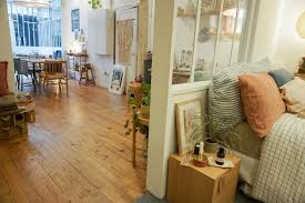 Un Veritable Loft De 70m2 Avec Verrieres A Paris Planete Deco A Homes World En 2020 Maison Deco Loft