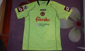 La rosa del padova calcio, squadra attuale con i numeri di maglia, nomi dei giocatori e l'allenatore con lo staff. Padova Maglia Da Trasferta Maglia Di Calcio 2008 2009
