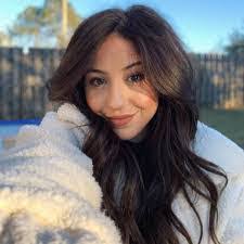 Grace Cannata's Instagram, Twitter & Facebook