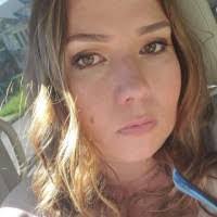 Leslie Hoeft's Instagram, Twitter & Facebook