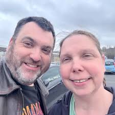 Karen Ellard's Instagram, Twitter & Facebook