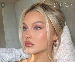 Annabelle Lester's Instagram, Twitter & Facebook