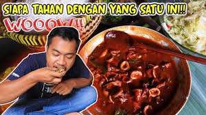 Panci presto (kami biasa memakai panci presto maxim kapasitas 6 liter) sebelum digunakan untuk merebus ayam, alasi dasar panci dengan daun pisang. Ayam Bakar Presto Tulang Lunak Youtube