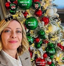 Il Tortellino nasce dalla forma dell'ombelico di Venere”. La leggenda narra  che una sera, nel 1200, gli Dei Bacco, Marte e Venere, si fermarono in una  locanda Corona di Castelfranco Emilia per