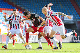 De trots van zuid play their home games at de kuip and the capacity of the venue is 51 117. Feyenoord Koploper Na 4 1 Overwinning Op Willem Ii Ajax Onderuit In Groningen Nrc