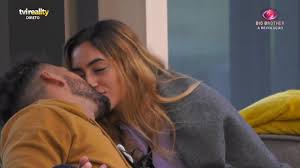 No entanto há também muitos seguidores do programa a defender a madeirense. Big Brother Tvi Zena E Andre Abrantes Beijam Se Facebook