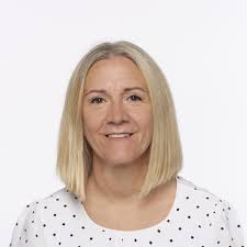 Lisa Topping's Instagram, Twitter & Facebook