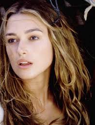 Carrie Set Photos Reveal Gabriella Wilde as Sue Snell