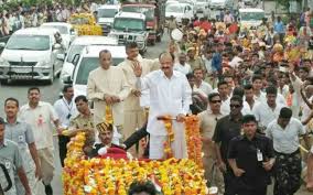 I want to share with you my most recent work,this time i have tried to make portrait of shri venkaiah naidu (the current vice president of india). Grand Welcome For Vice President Venkaiah Naidu In Home State Andhra Pradesh India News