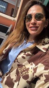 Buongiorno con “Anema e Core” 💛 #idaplatano #uominiedonne