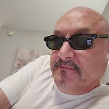 How did Mutual of Omaha's Wild Kingdom go from a Sunday night TV show to a  keystone moment in wildlife history? Because of two men, Marlin Perkins and  Jim Fowler. The classic