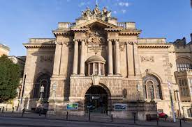 Ten drawings by leonardo da vinci from the royal collection go on display at the bristol museum & art gallery tomorrow as part of the queen's diamond jubilee celebrations. Bristol City Museum Art Gallery Bristol Arrivalguides Com