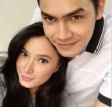 Berita Terbaru dan Profil Artis Terkini: Jonas Rivanno Bantah Sudah Pindah  Agama Islam dan Menikahi Asmirandah