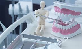 Understanding The Role Of An Emergency Dentist: When To Seek Out Their Help  | Kirkland Premier Dentistry