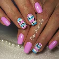 Šablóna formátu a5 obsahuje 42 motívov s rozmerom 1,5 cm x 2 cm. 20 Skvelych Inspiracii Na Letne Nechty Ktore Si Zamilujete Floral Nails Peach Nails Colorful Nail Designs