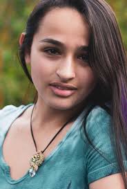 Jazz jennings is a famous american youtube star, author and also a popular television personality too. Pin Von Cherrelle Auf Jazz Jennings