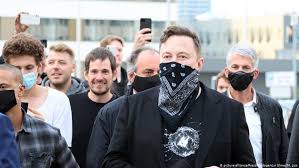 And with billionaires such as jeff bezos and elon musk in the space race, why are there still no tourists in space? Tesla S Elon Musk Meets With Germany S Economy Minister Altmaier News Dw 02 09 2020
