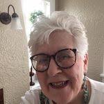 Rebecca Darst's Instagram, Twitter & Facebook