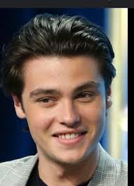 Who would be suitable actors for a Hunger Games movie cast?