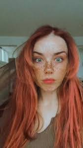 Danielle Schaefer's Instagram, Twitter & Facebook