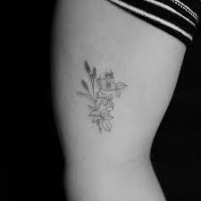Bodiesneedrest Tattoo Artist La Single Needle And Fine Lines Tattoo Artists Leaf Tattoos Maple Leaf Tattoo