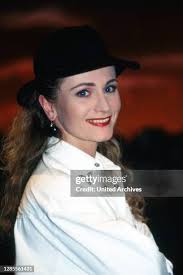 2,191 Nicole Frank Photos & High Res Pictures