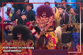 Ritme suara jedhor menentukan gerak langkah dan koreografi. Trans7 Kisah Kesenian Tari Jaran Kepang