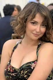 You won't agree but this is the truth. 💥parents who have more of female  children enjoy most at old .