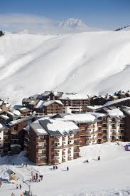 Chalet la plagne is a chalet located in la plagne, 0.7 mi from la plagne 1800 resort and 1,650 feet from les roches ski elevator. Quelle Station De Ski D Altitude De La Plagne Choisir