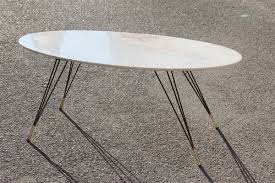 Table basse au pied bois métal possède un design scandinave inspirée années 50. Table Basse En Marbre Metal Et Laiton Annees 50 En Vente Sur Pamono