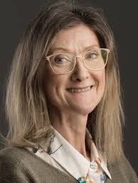 Ashleigh Harper's Instagram, Twitter & Facebook