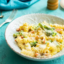 Healthy Short Pasta With Cheese Sauce And Vegetables It Really Doesn T Get Any Better Than This Healthy Crockpot Recipes Healthy Pastas Healthy Work Snacks