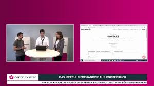 A bright print creates a contrast with a plain. Mahlodji Sammelt 60 000 Euro Spendengelder Mit Oaschloch T Shirts